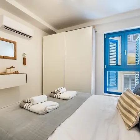 Palazzo Ducoss - 5 - Three Bedroom Two Bathroom * Valletta