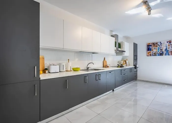 Апартаменты Palazzo Ducoss - 5 - Three Bedroom Two Bathroom *