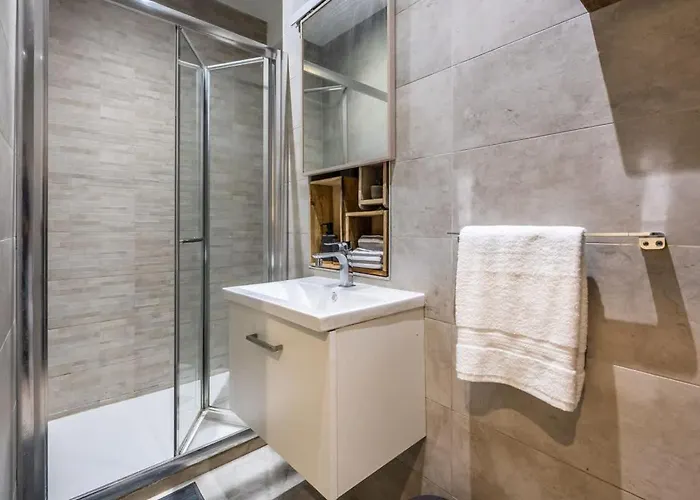 Palazzo Ducoss - 5 - Three Bedroom Two Bathroom