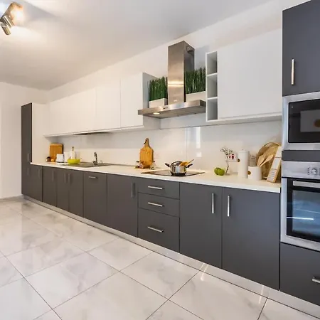 Palazzo Ducoss - 5 - Three Bedroom Two Bathroom Valletta