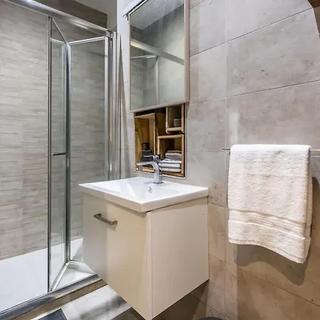 Palazzo Ducoss - 5 - Three Bedroom Two Bathroom