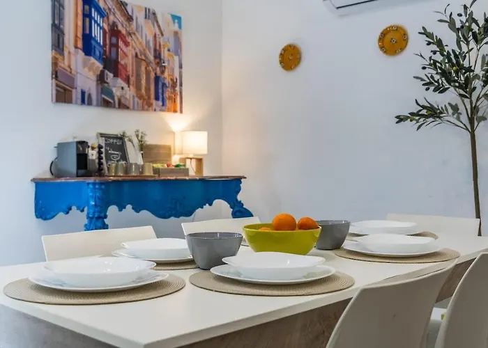 Palazzo Ducoss - 5 - Three Bedroom Two Bathroom * Valletta