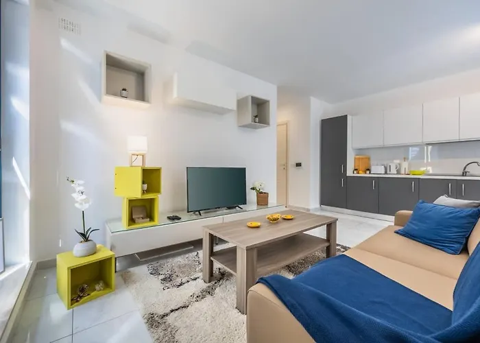 Apartament Palazzo Ducoss - 5 - Three Bedroom Two Bathroom *